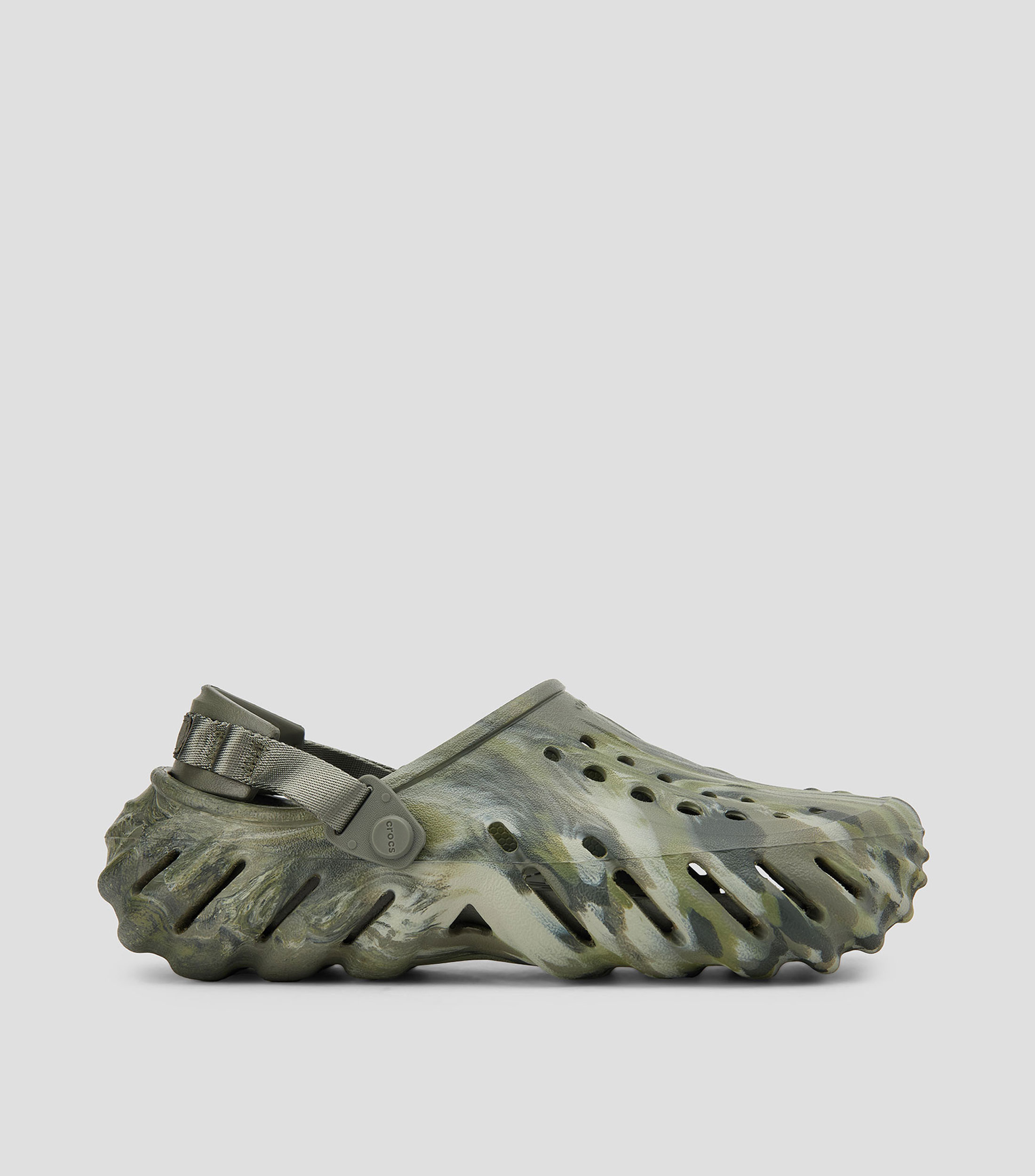 Sandalias clog planas estampadas Hombre